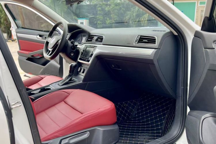 Used Volkswagen Lamando 2019 230TSI DSG Fashion Edition China VI Interior 2