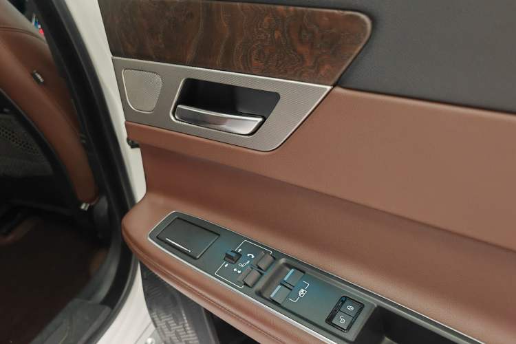 Used Jaguar XFL 2018 XFL 2.0T 250 PS Luxury Edition