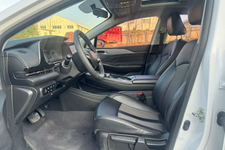 Used AION S 2023 Xuan 580 55.2 kWh Lithium Iron Phosphate Left Front Seat