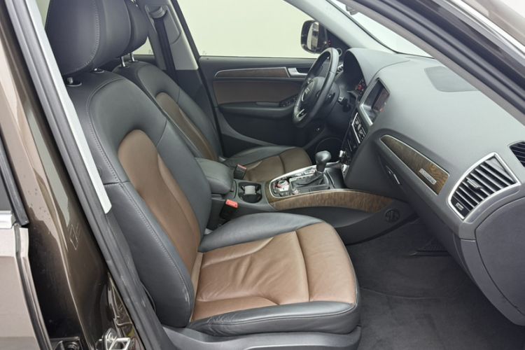 Used Audi Q5 2016 40 TFSI Comfort Model Interior 6