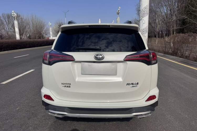 Used Toyota RAV4 2018 2.5L Automatic 4x4 Elite i Edition Exterior 4
