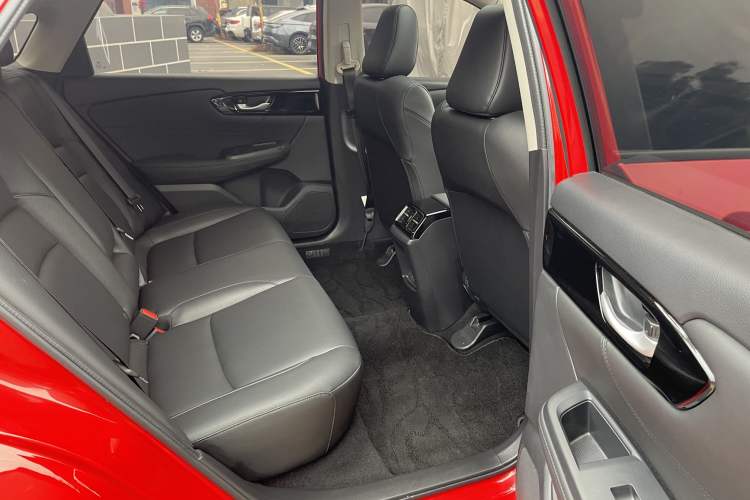 Used Honda Envix 2022 180TURBO CVT Comfort Version
