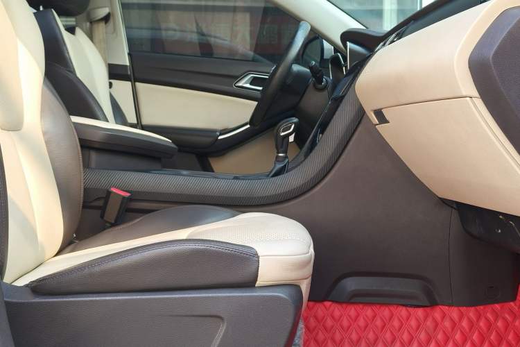 Used JMC Yusheng S330 2016 1.5L GTDi Automatic Two-Wheel Drive Flagship Edition Right Front Seat