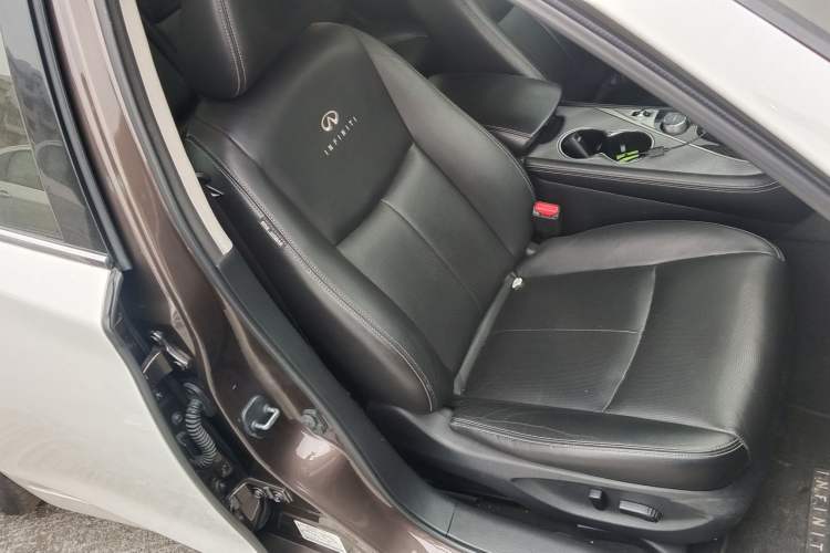 Used Infiniti Q50 2014 3.7L Comfort Edition
