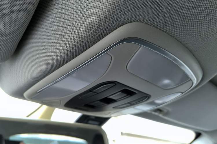 Used Zotye SR7 2016 1.5T CVT Cube Road Edition China V Standard
