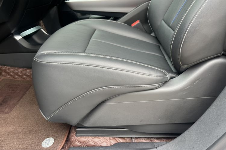 Used Cadillac LYRIQ 2022 Rear-Drive Long-Range Luxury Edition
