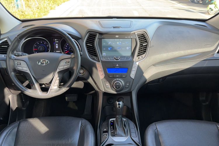 Used Hyundai Santa Fe 2013 2.4L Automatic Two-Wheel Drive Smart Version