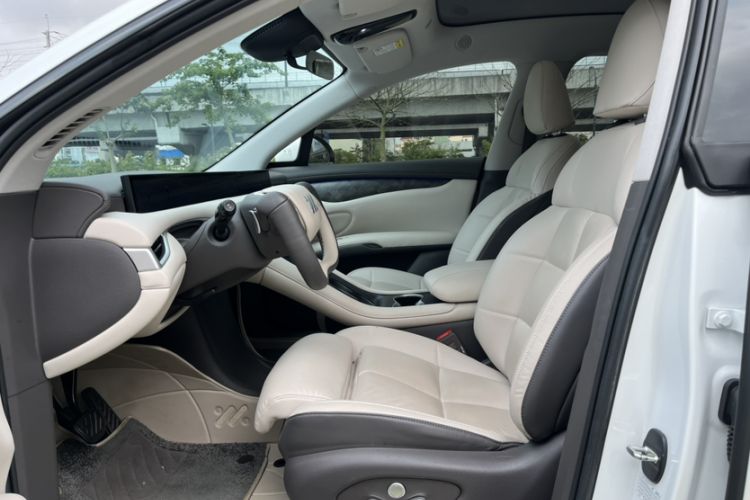 Used IM LS6 2023 Max Standard Edition Interior 5