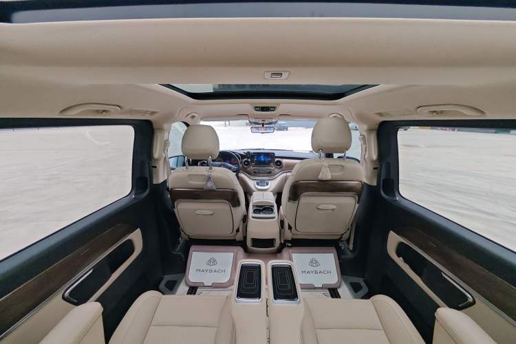 Used Mercedes-Benz V-Class 2016 V 260 L Prestige Extended Edition Interior 4