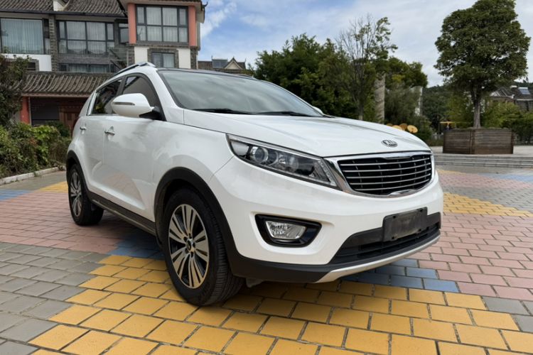 Used Kia Sportage R 2015 2.0L Automatic Two-Wheel Drive DLX Model
