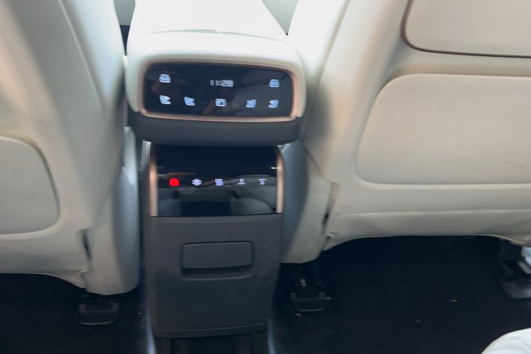 Used Dongfeng eπ eπ008 2024 210Max Range-Extended Version 6 Seats