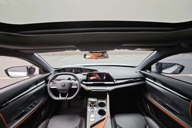 Used CHANGAN UNI-V 2022 1.5T Prestige Version
