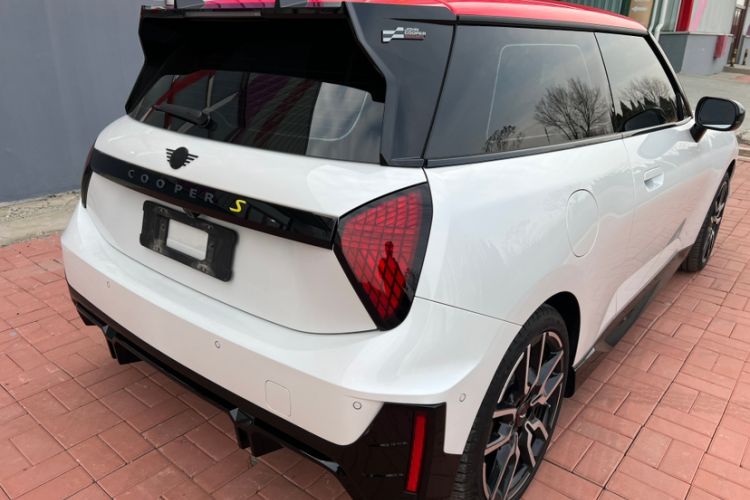 Used MINI Electric MINI COOPER 2024 452km COOPER SE Racing Driver