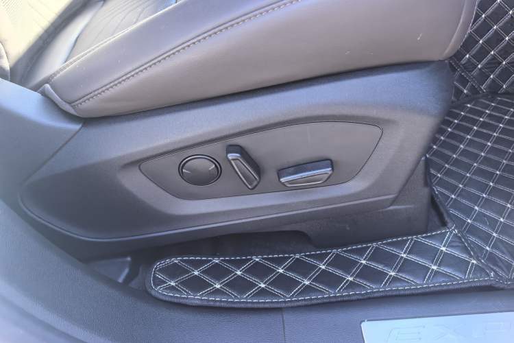 Used Ford Explorer 2024 2.3T EcoBoost Four-Wheel Drive Titanium Edition 6 Seats