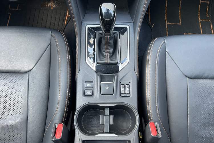 Used Subaru XV 2018 2.0i All-Wheel-Drive Prestige Edition with EyeSight Gear Lever