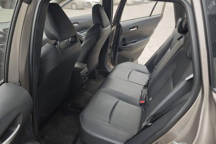 Used Toyota FRONTLANDER 2023 2.0L Smart Electric Hybrid Dual-Engine Deluxe Version
