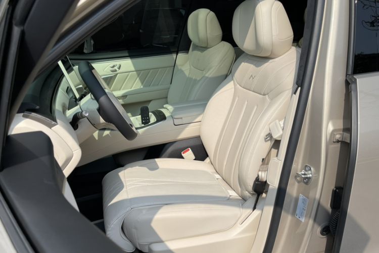 Used ONVO Luxeed L90 2025 Model—Ultra Six-Seater Version