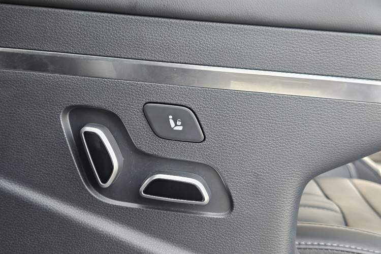 Used Hongqi HQ9 PHEV 2024 2.0T Four-Wheel Drive Business Edition