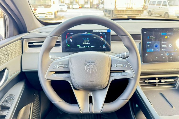 Used BYD Qin PLUS 2025 DM-i Smart Drive 55KM Leading Model
