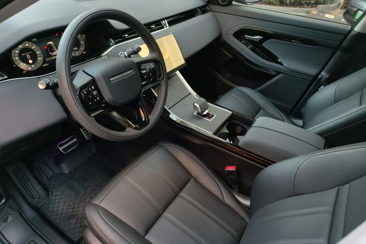 Used Land Rover Range Rover Evoque 2024 Aurora L 249 PS Prestige Light-Chasing Edition
