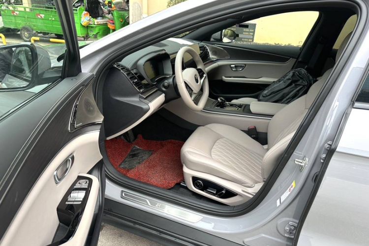 Used BYD Han 2025 DM-i Intelligent Driving Edition 125KM LiDAR Flagship Model Interior 2