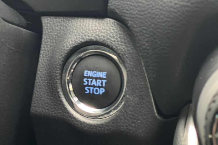 Used Toyota RAV4 2020 2.0L CVT 4x4 Trend Edition Interior 9