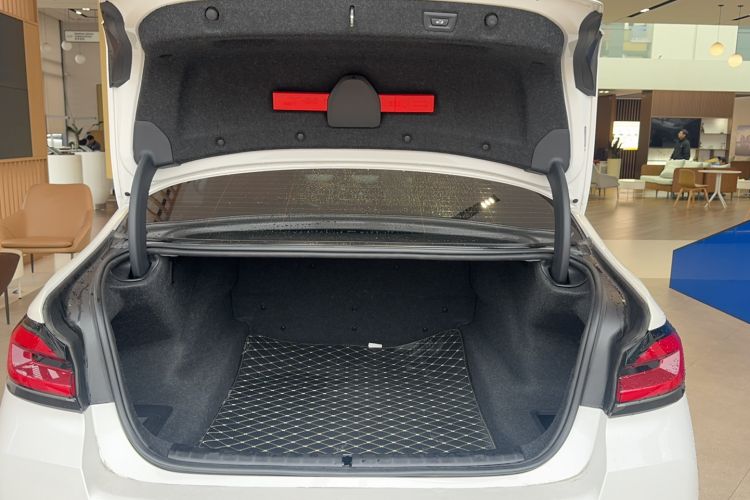 Used BMW 5 Series 2022 Restyled 525Li M Sport Package Trunk