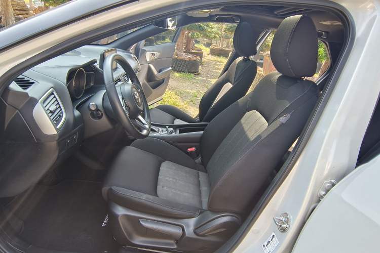 Used Mazda CX-4 2018 2.0L Automatic Two-Wheel Drive Blue Sky Dynamic Version China V Standard Interior 3