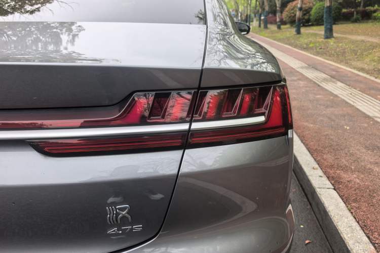 Used BYD Han 2020 DM Four-Wheel Drive Performance Edition Luxury Model Interior 4