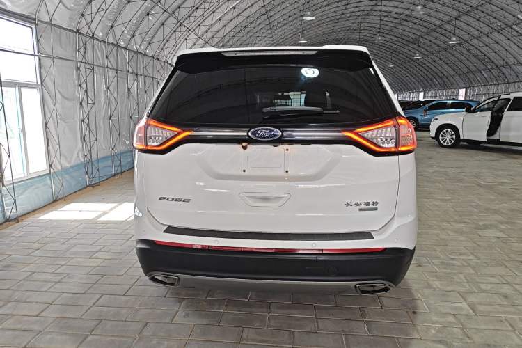 Used Ford Edge 2016 EcoBoost 245 Two-Wheel-Drive Titanium 5-Seater Exterior 4