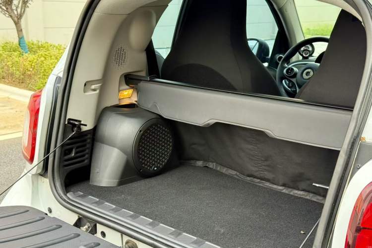 Used smart fortwo 2017 1.0L 52kW New Sound Special Edition China V Emission Standard