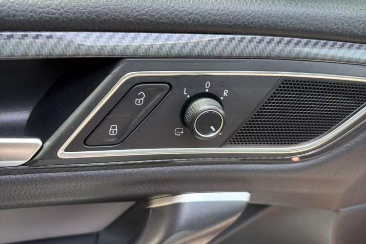 Used Volkswagen Golf Sportsvan 2019 280TSI Automatic Voyage Model China V Standard Interior 10