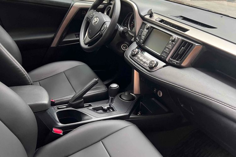 Used Toyota RAV4 2015 2.0L CVT Two-Wheel Drive Fashion Edition