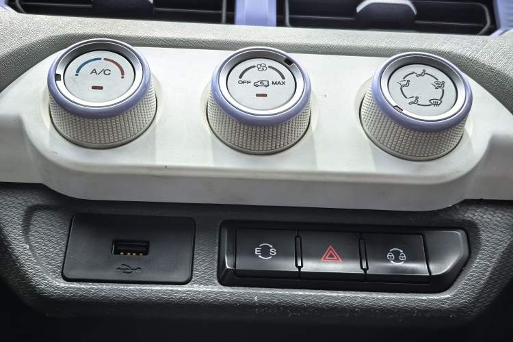 Used Chery New Energy QQ Ice Cream 2022 120km Conical Shape Lithium Iron Phosphate