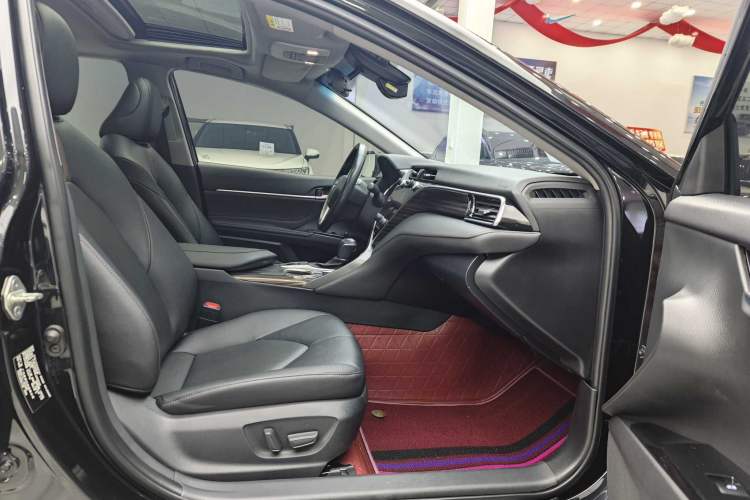 Used Toyota Camry 2019 Revised Version 2.0G Luxury Edition Interior 9