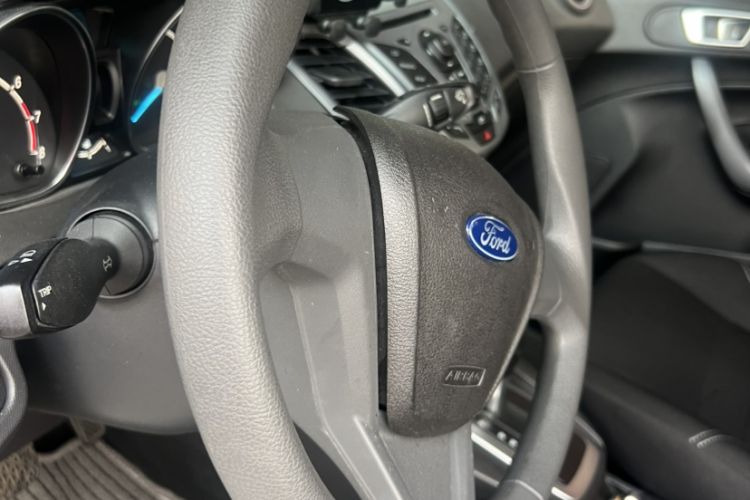 Used Ford Fiesta 2013 Hatchback 1.5L Automatic Fashion Edition Interior 4