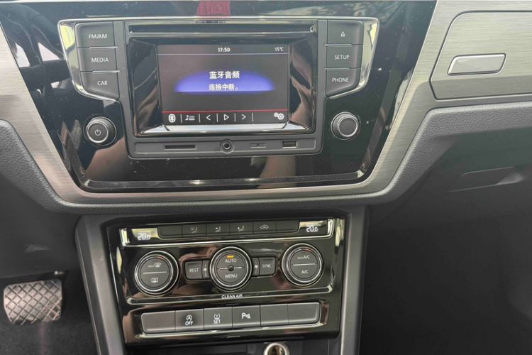 Used Volkswagen Touran 2016 Volkswagen Touran L 280TSI DSG Comfort Edition Audio And AC Panel