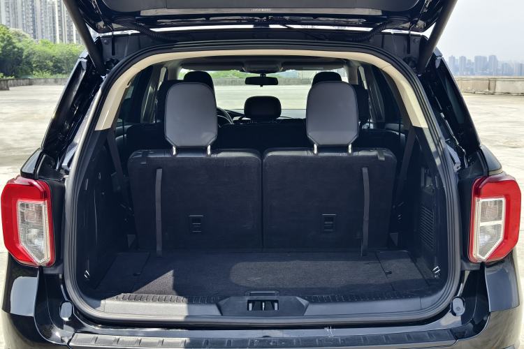 Used Ford Explorer 2020 EcoBoost 285 4x4 Trend Edition 7-Seater Trunk