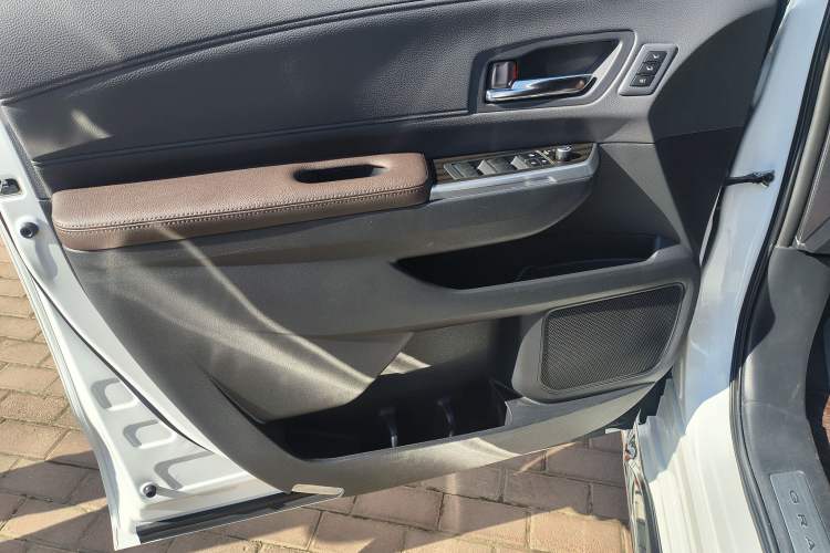 Used Toyota Granvia 2023 2.5L Hybrid Flagship VIP Edition