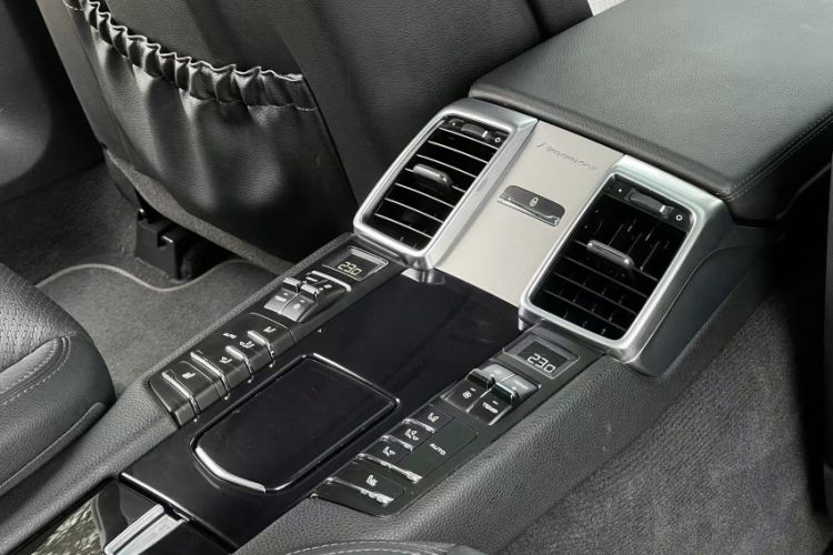 Used Porsche Panamera 2014 Panamera 4 3.0T Interior 9