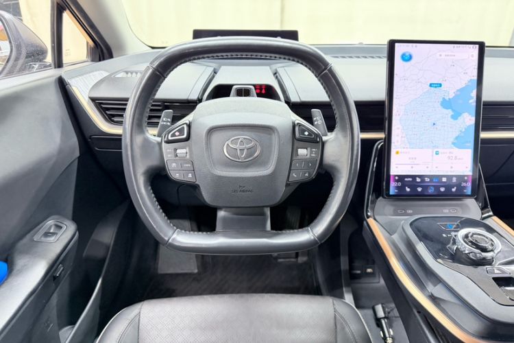 Used Toyota bZ3 2023 616 km Long-Range PRO Steering Wheel