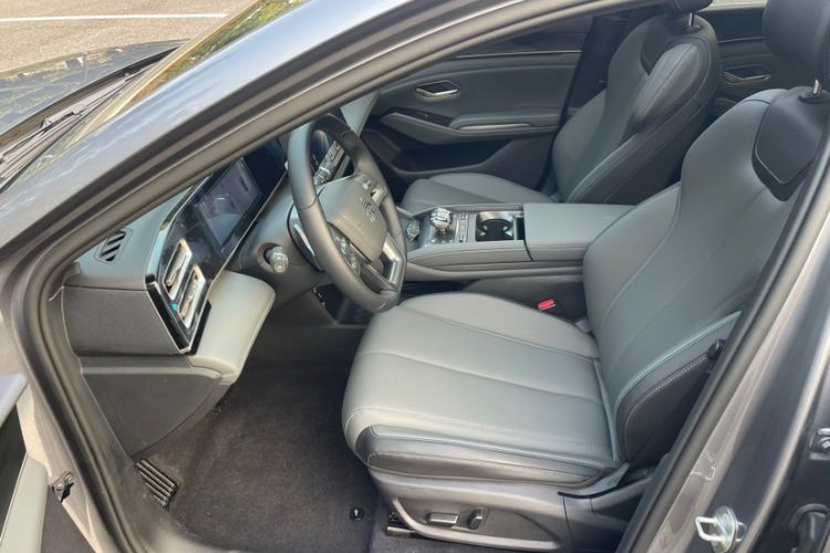 Used BYD Qin L 2025 DM-i Smart Drive 120KM Leading Model