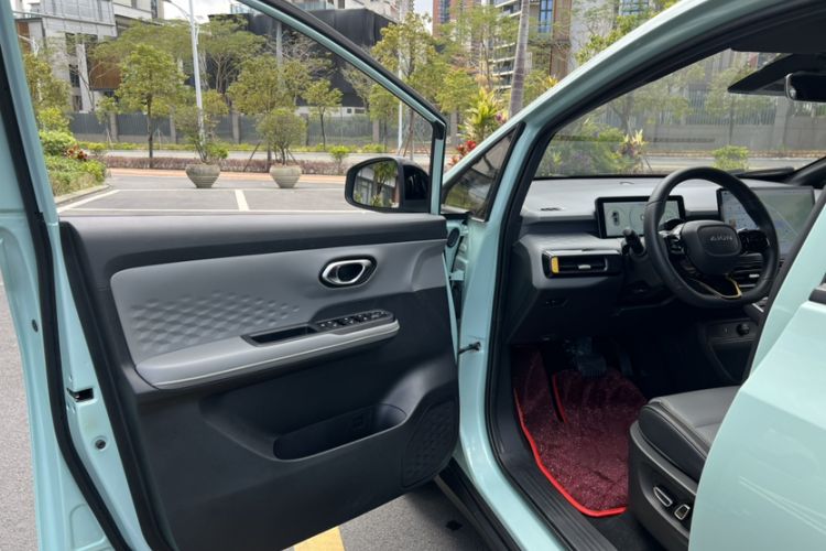 Used AION Y 2022 70 Tech Edition Lithium Iron Phosphate
