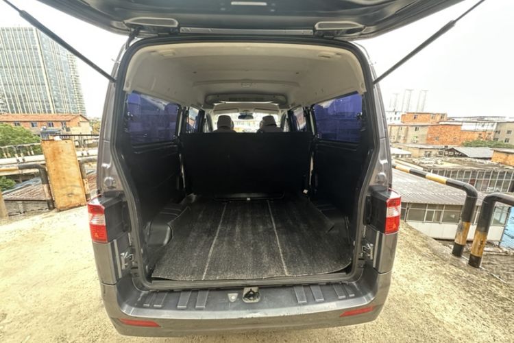 Used Jinbei Gold Hiace M Classic 2022 1.5L Engineering Lion Passenger Vehicle 5 Seats
