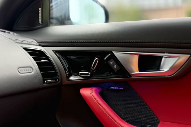 Used Jaguar F-TYPE 2016 3.0 SC Hardtop Version
