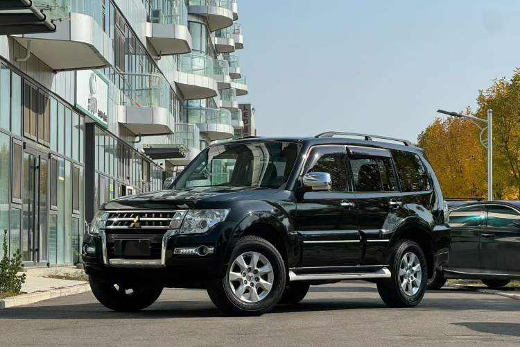 Used Mitsubishi Pajero (Import) 2016 3.0L Automatic Prestige Version China IV Standard