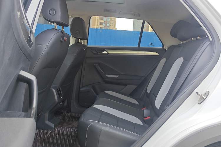 Used Volkswagen T-ROC 2020 230TSI DSG Two-Wheel Drive Advanced Version Interior 4