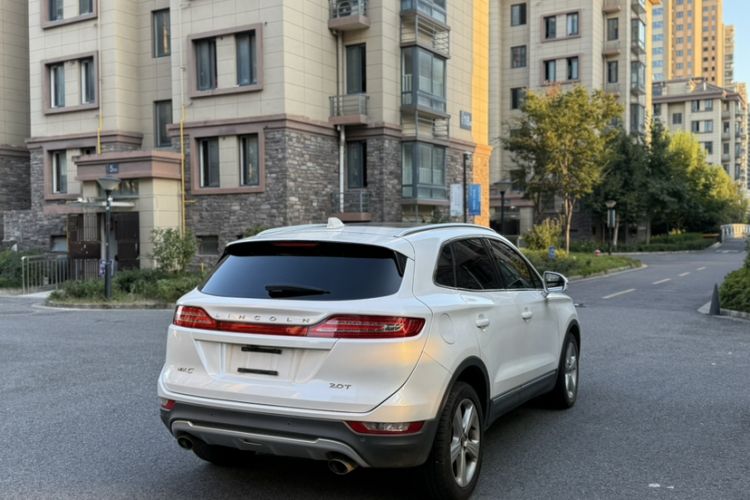 Used Lincoln MKC 2017 2.0T Two-Wheel Drive Deluxe Edition