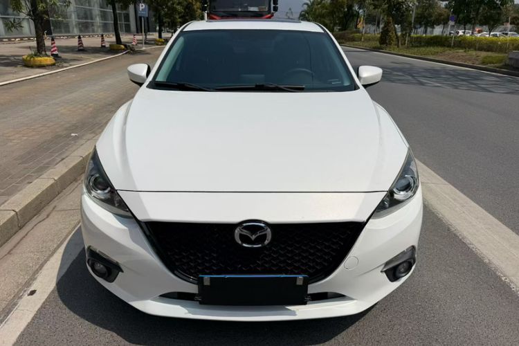 Used Mazda Mazda 3 Axela 2016 Sedan 2.0L Automatic Sport Model