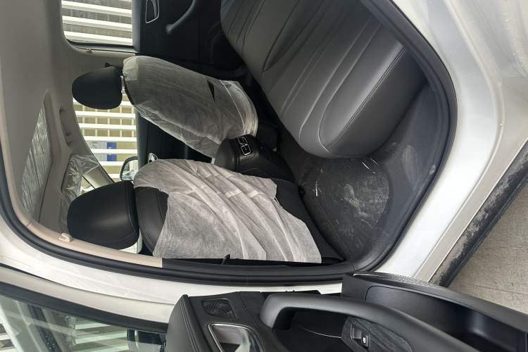 Used Roewe D7 2025 DMH 125km World Champion Edition Interior 2